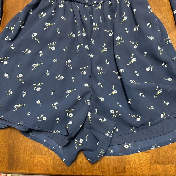 Hollister Floral Navy Blue Romper Size S - Picture 7 of 16